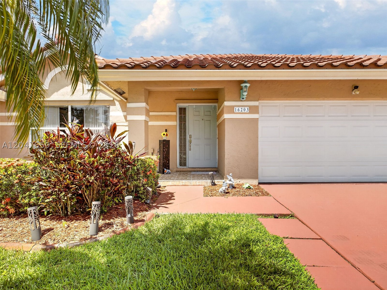 Pembroke Pines photo 3