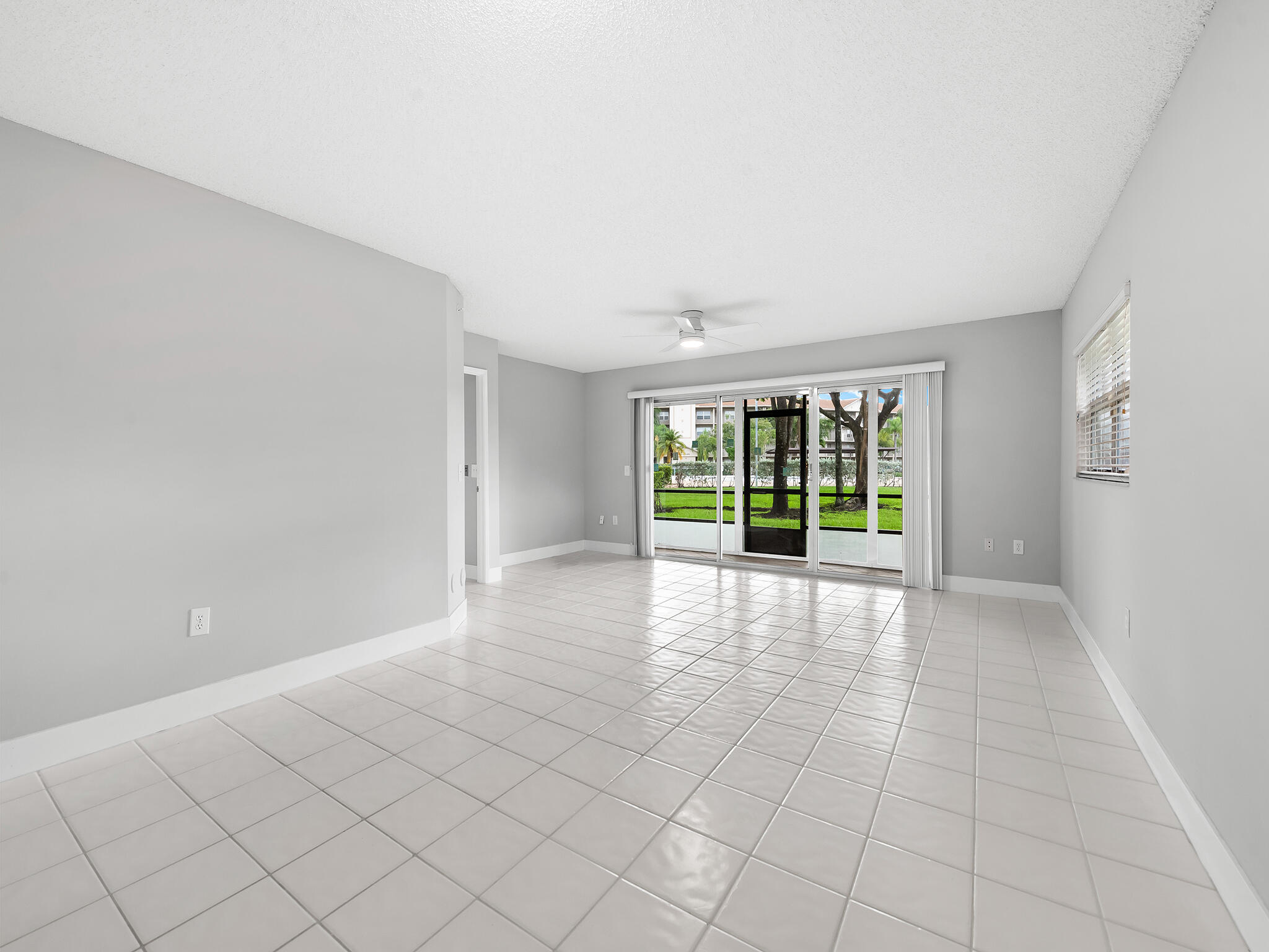 Pembroke Pines photo 1