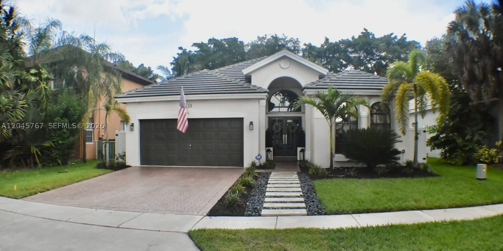 Pembroke Pines photo 1
