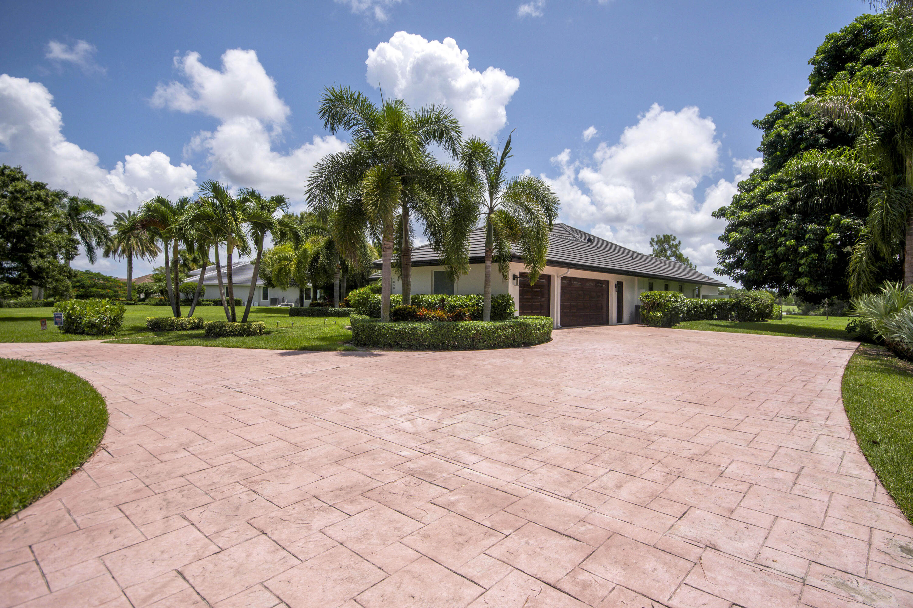 Palm Beach Gardens photo 1