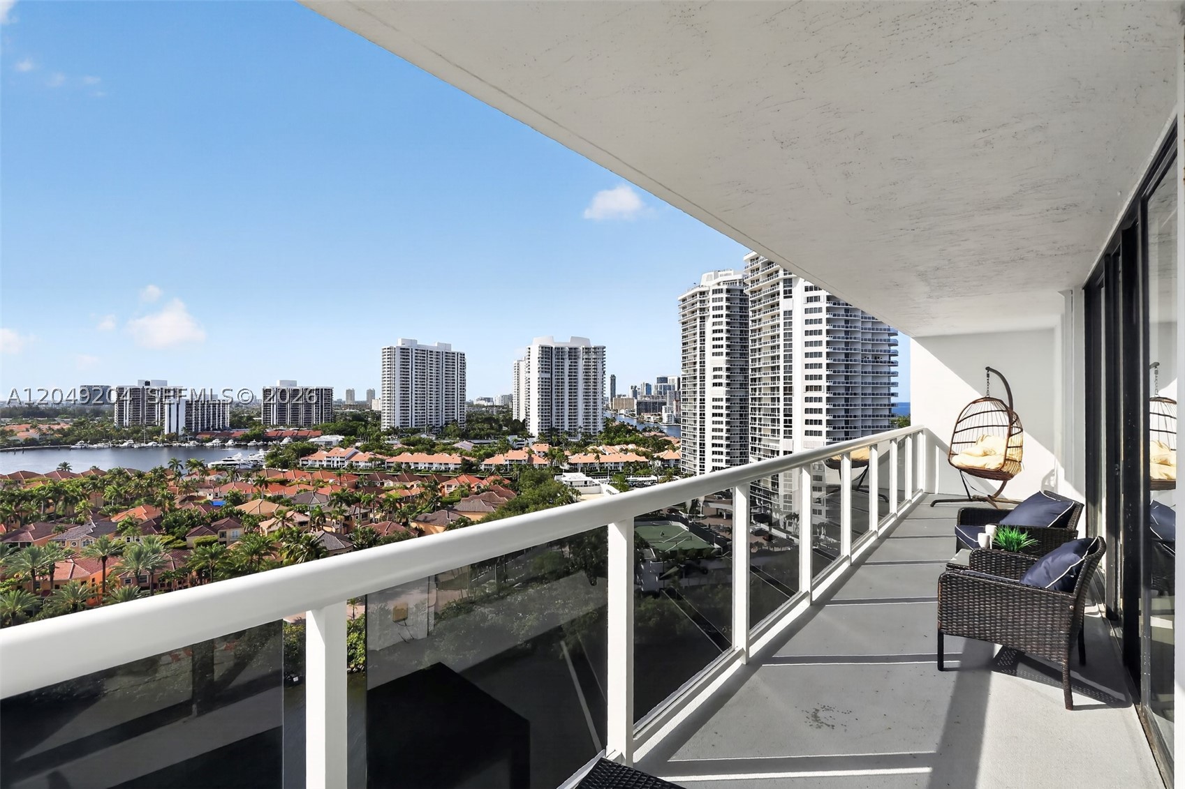 Aventura photo 3
