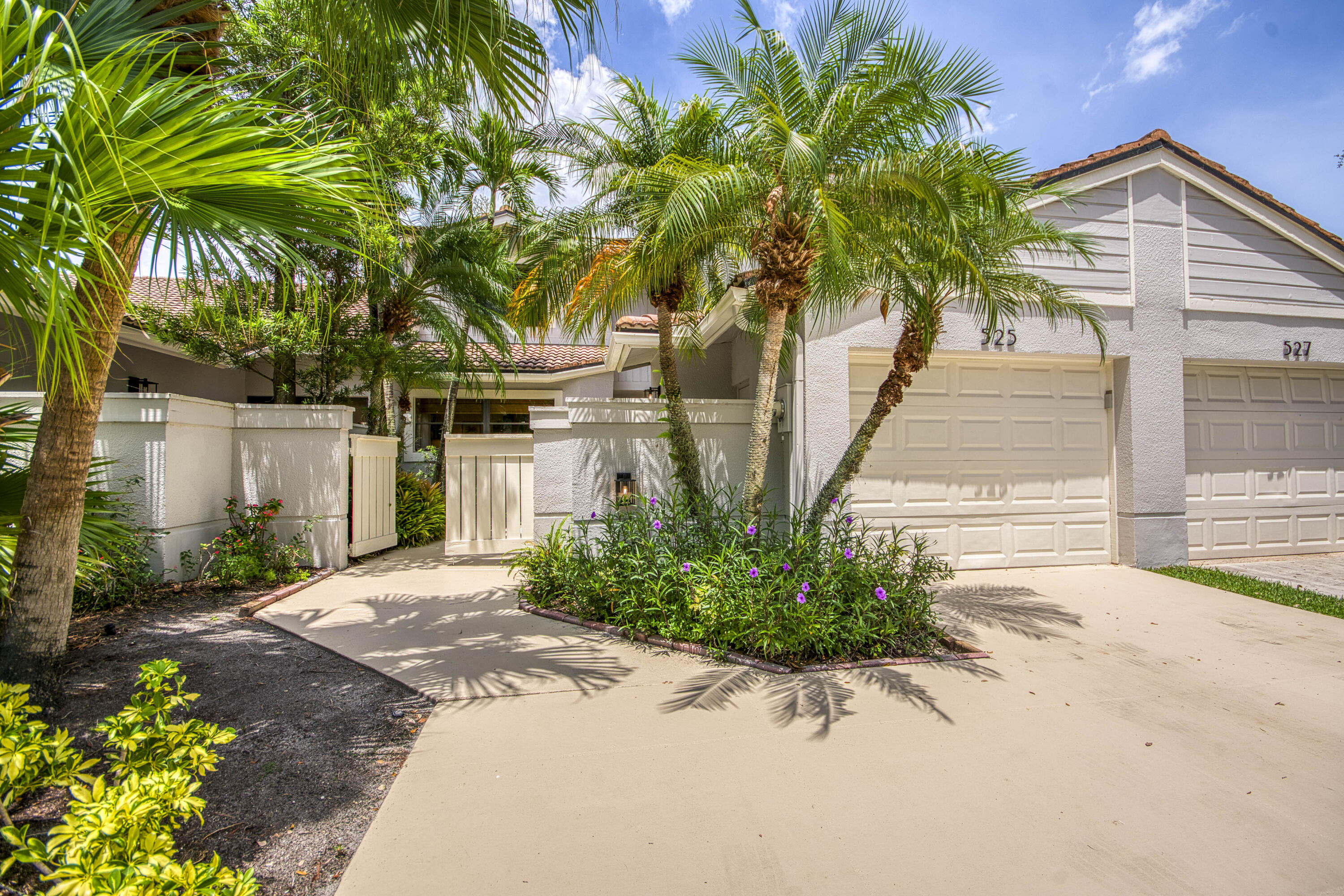 Palm Beach Gardens photo 1