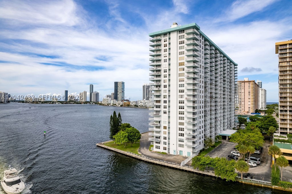 Sunny Isles Beach photo 2