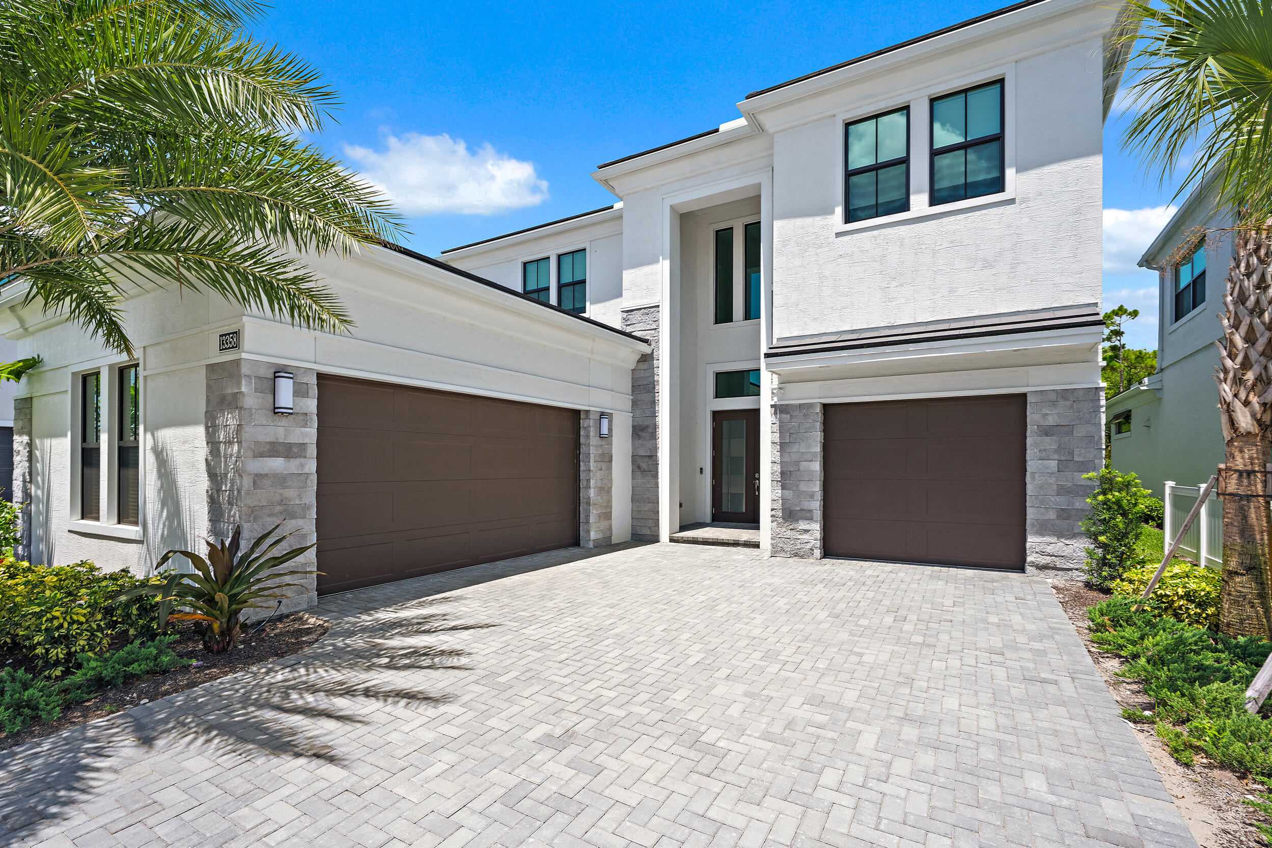 Palm Beach Gardens photo 1