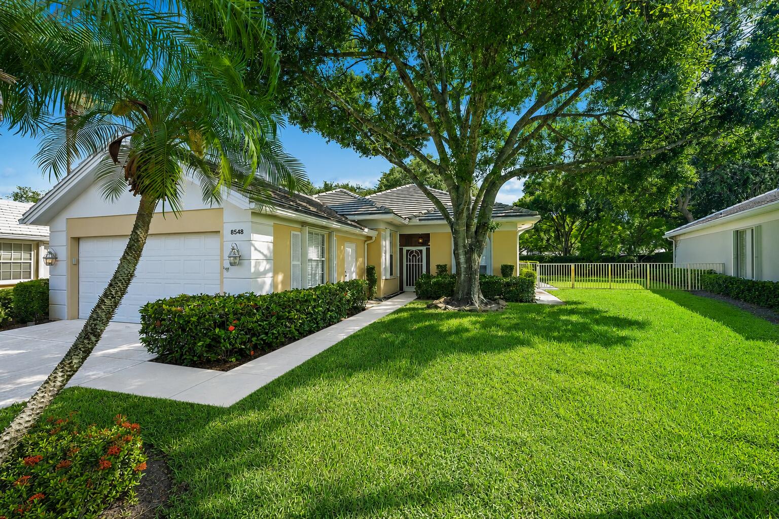 Palm Beach Gardens photo 1