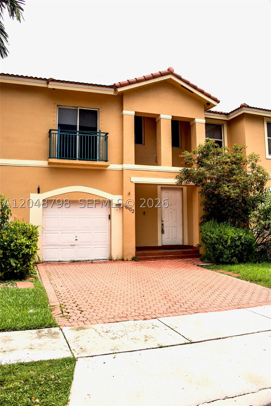Pembroke Pines photo 1