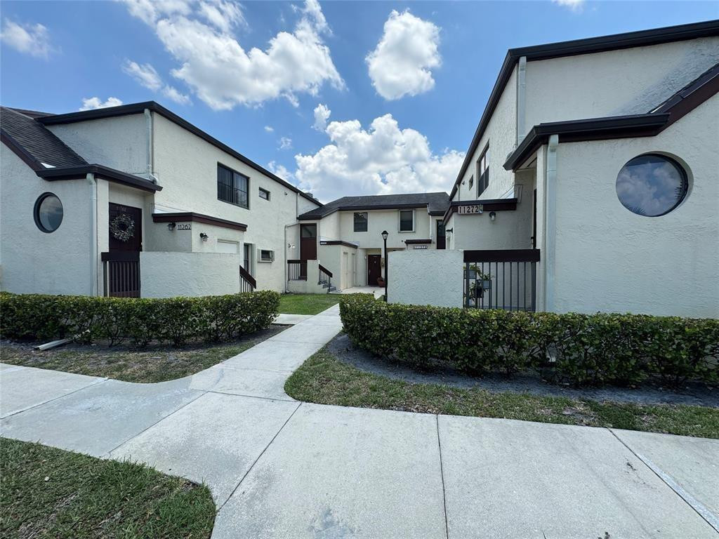 Pembroke Pines photo 1