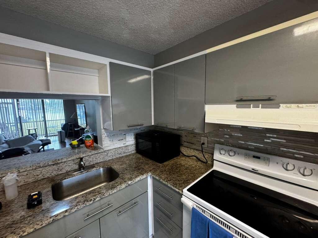 Pembroke Pines photo 2
