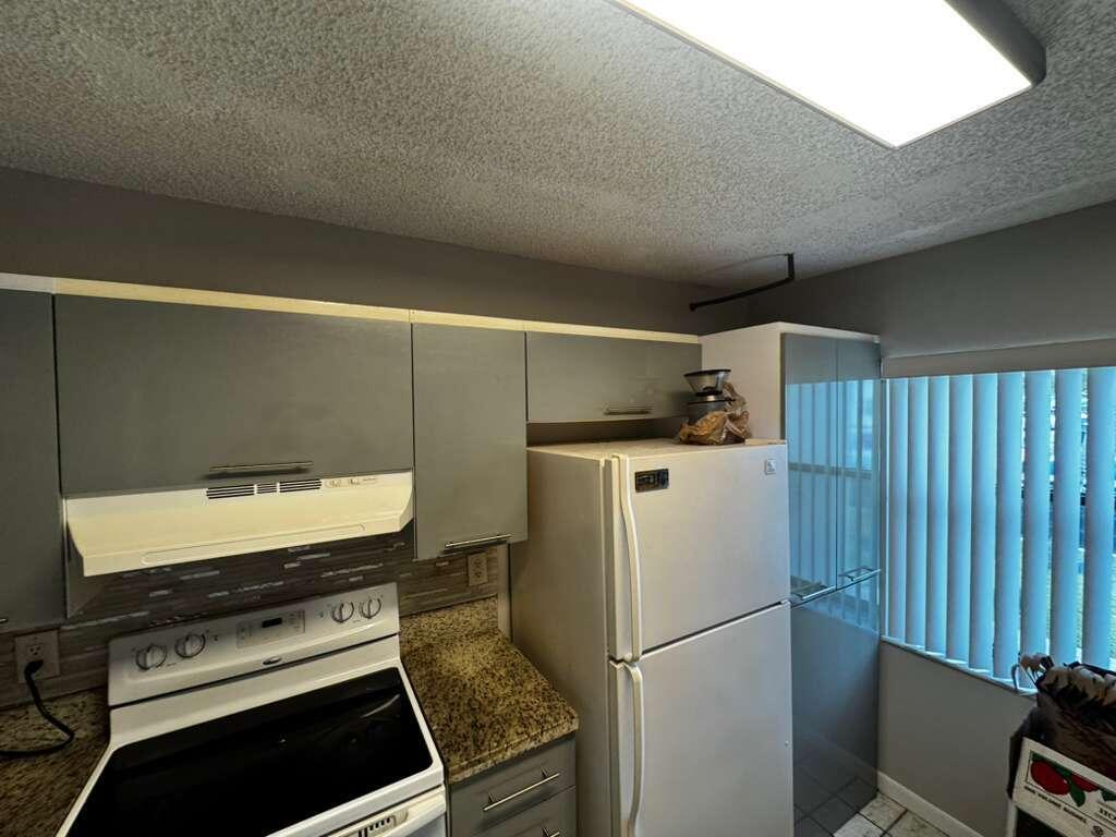 Pembroke Pines photo 4