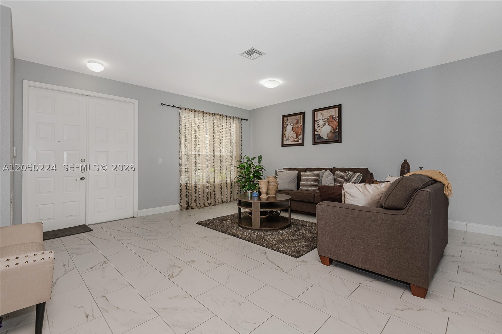 Miramar photo 5