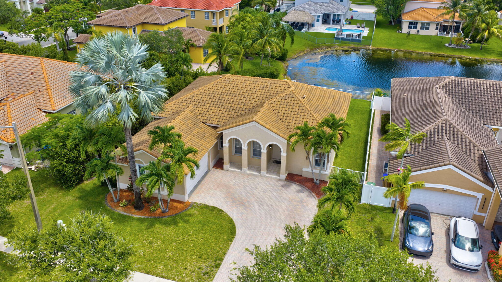 Pembroke Pines photo 4