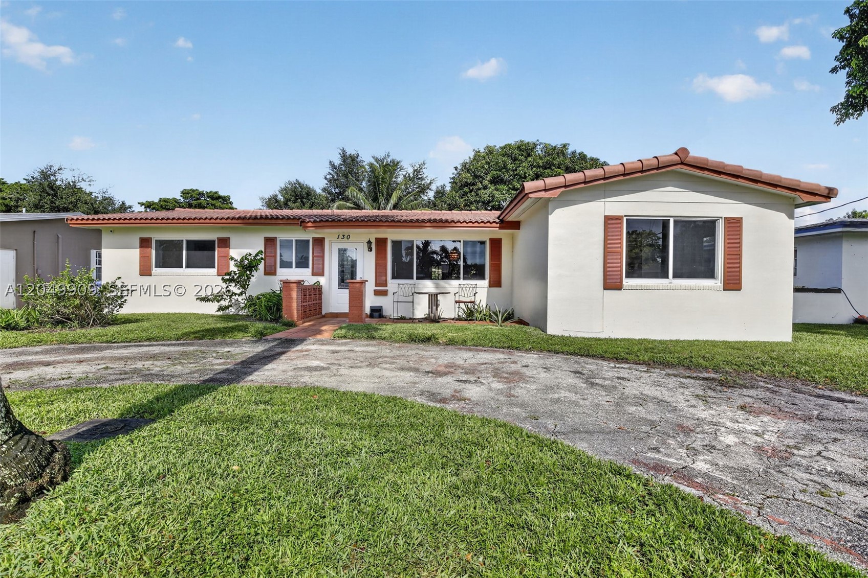 Pembroke Pines photo 1