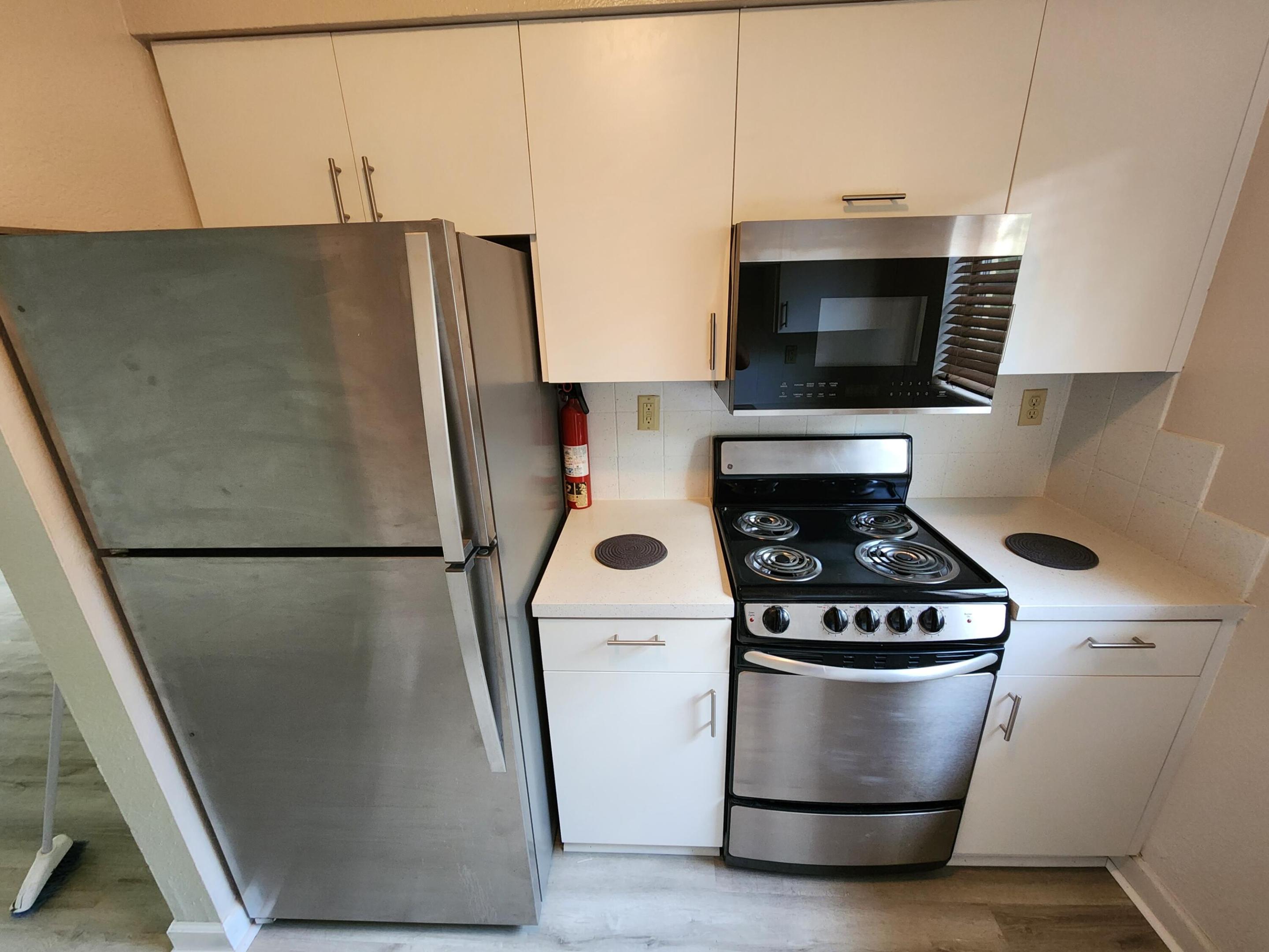 Wilton Manors photo 2