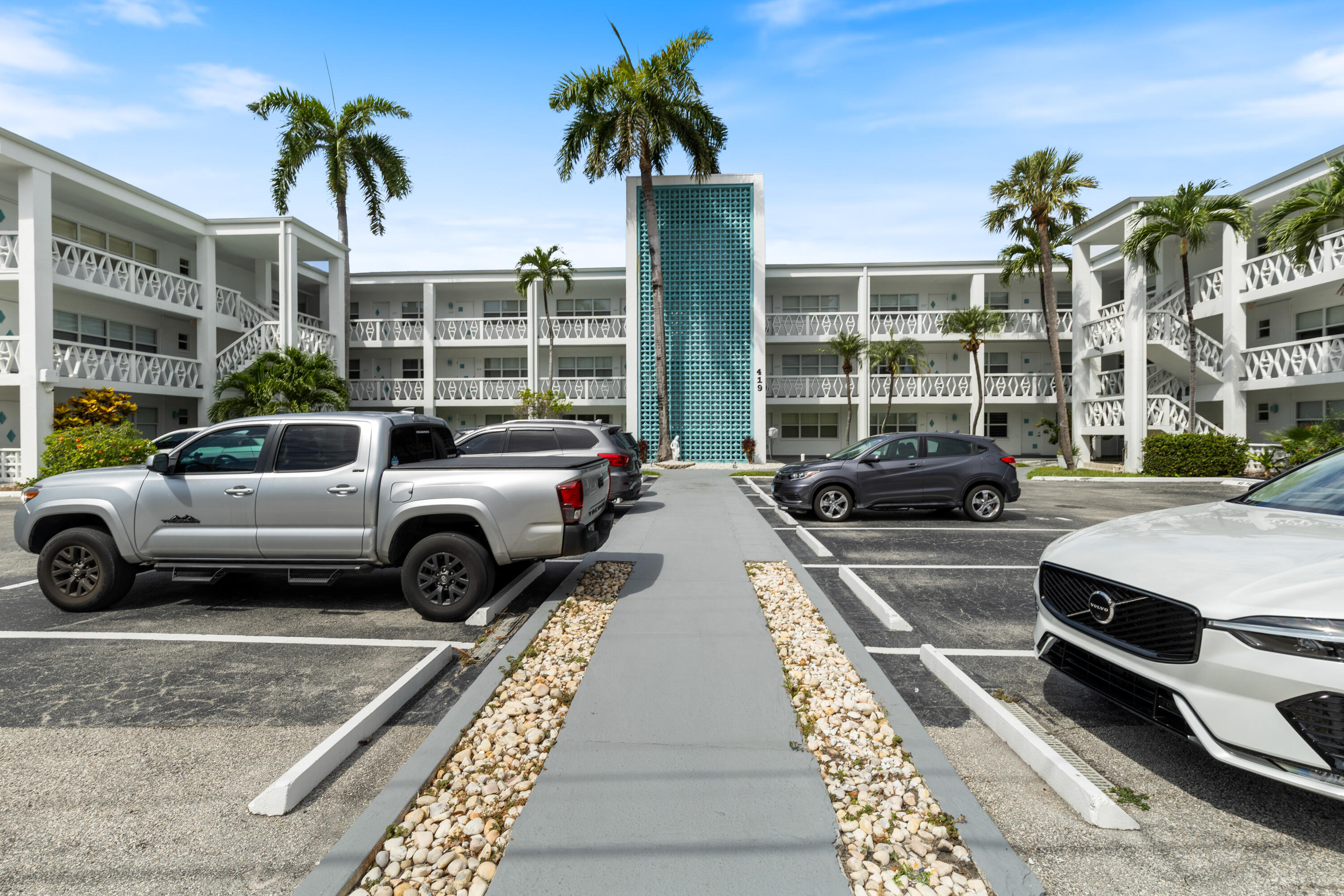 Hallandale Beach photo 1