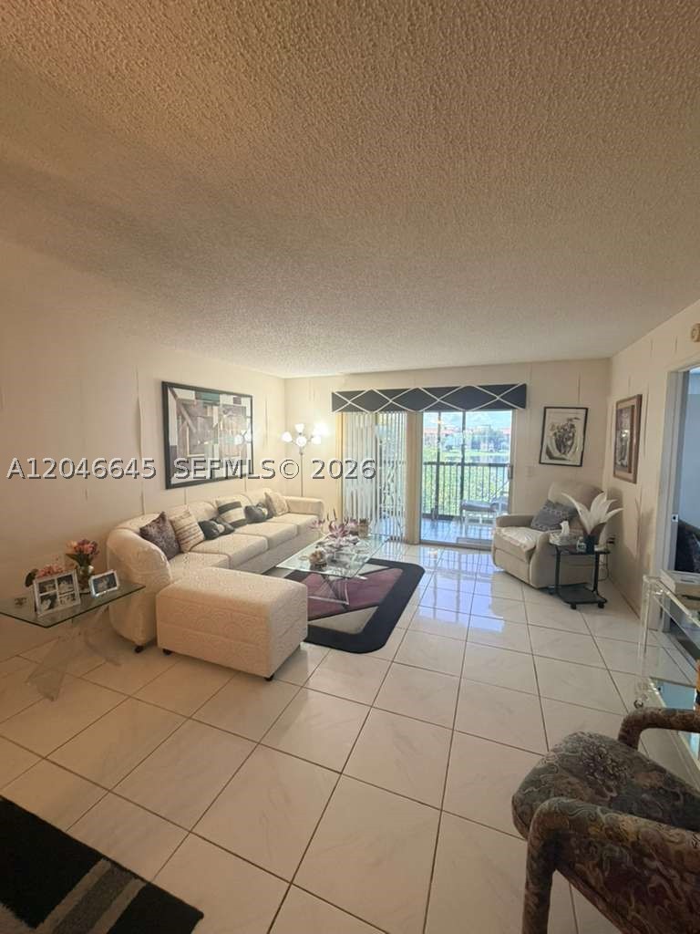 Pembroke Pines photo 2