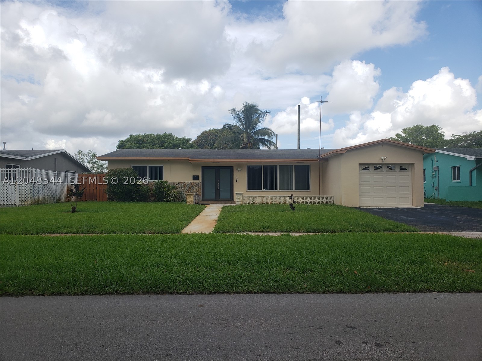 Pembroke Pines photo 2
