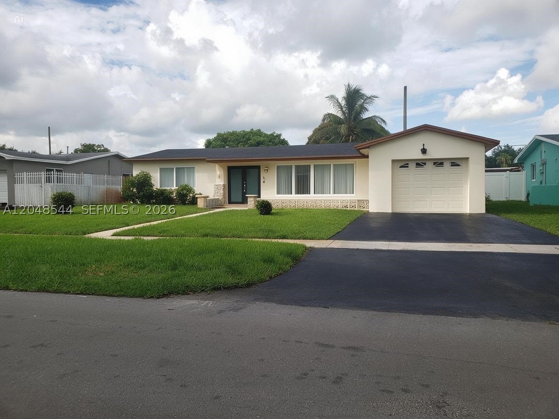 Pembroke Pines photo 1