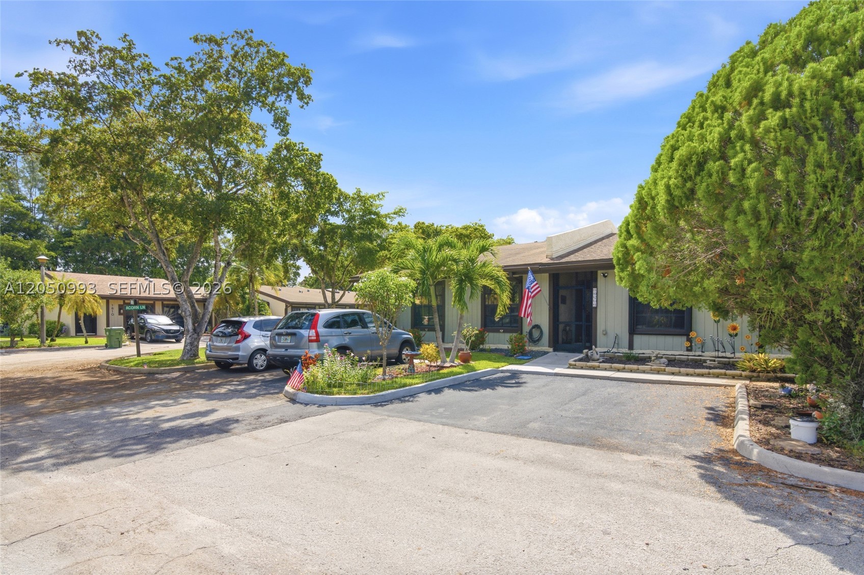 Pembroke Pines photo 2