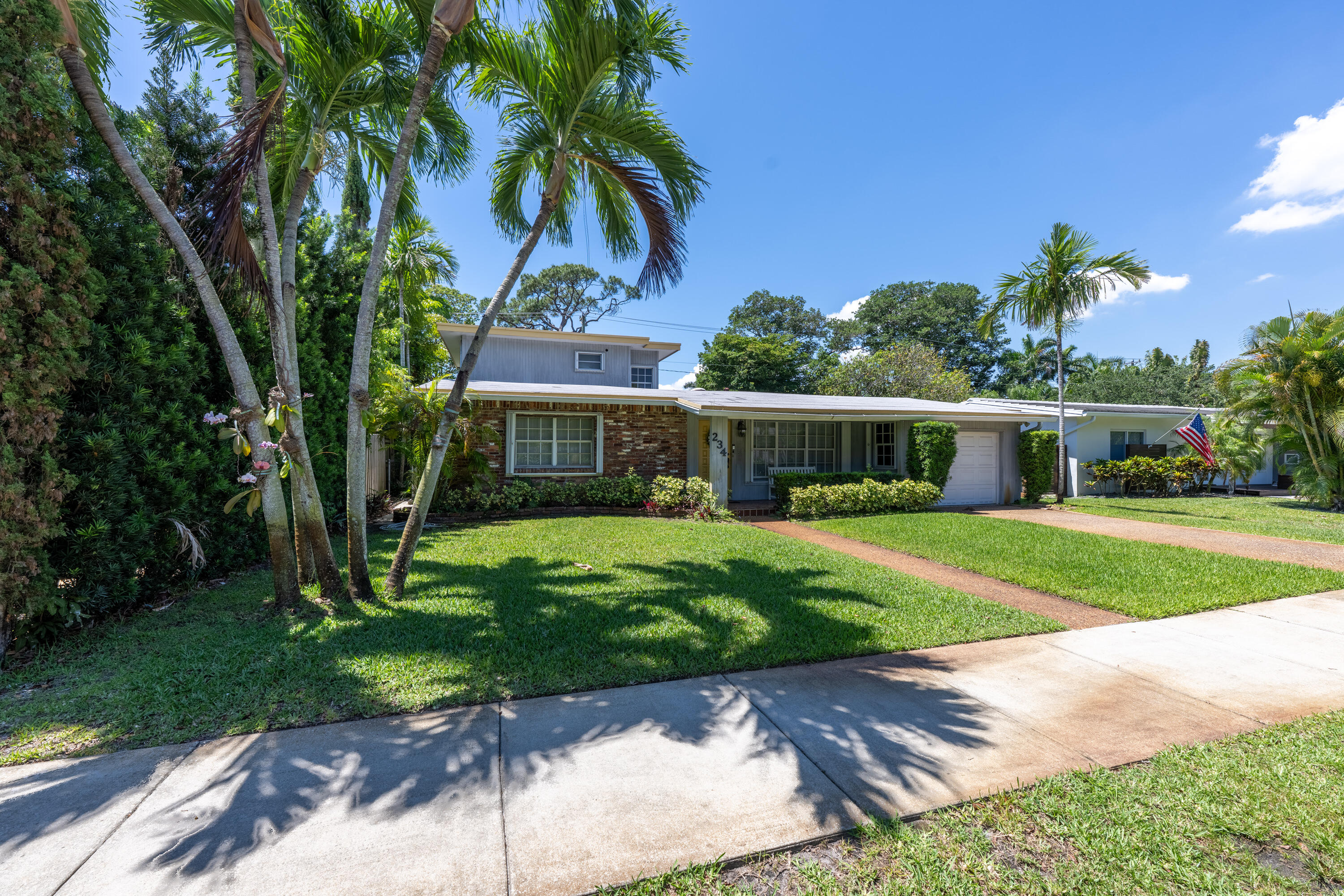 Wilton Manors photo 2