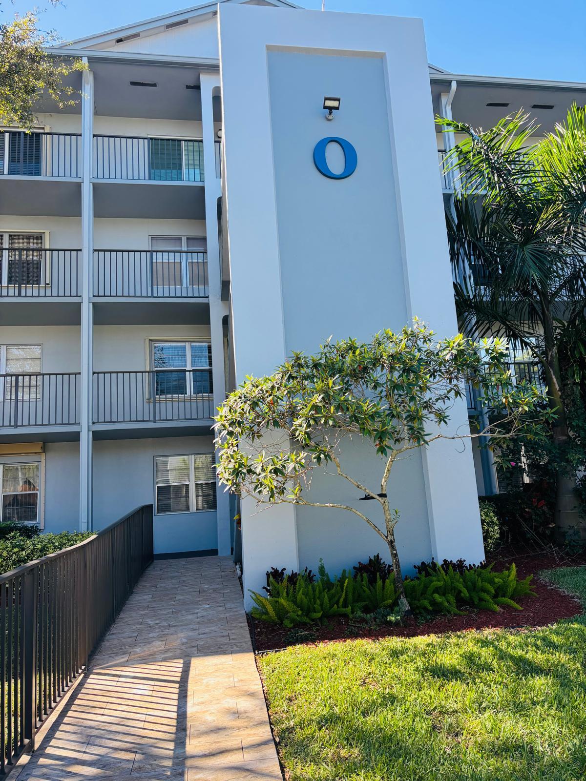 Pembroke Pines photo 2