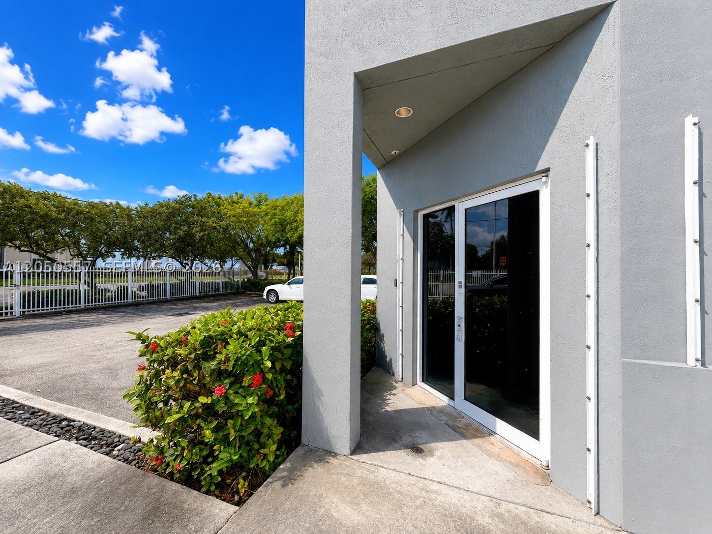 Doral photo 3