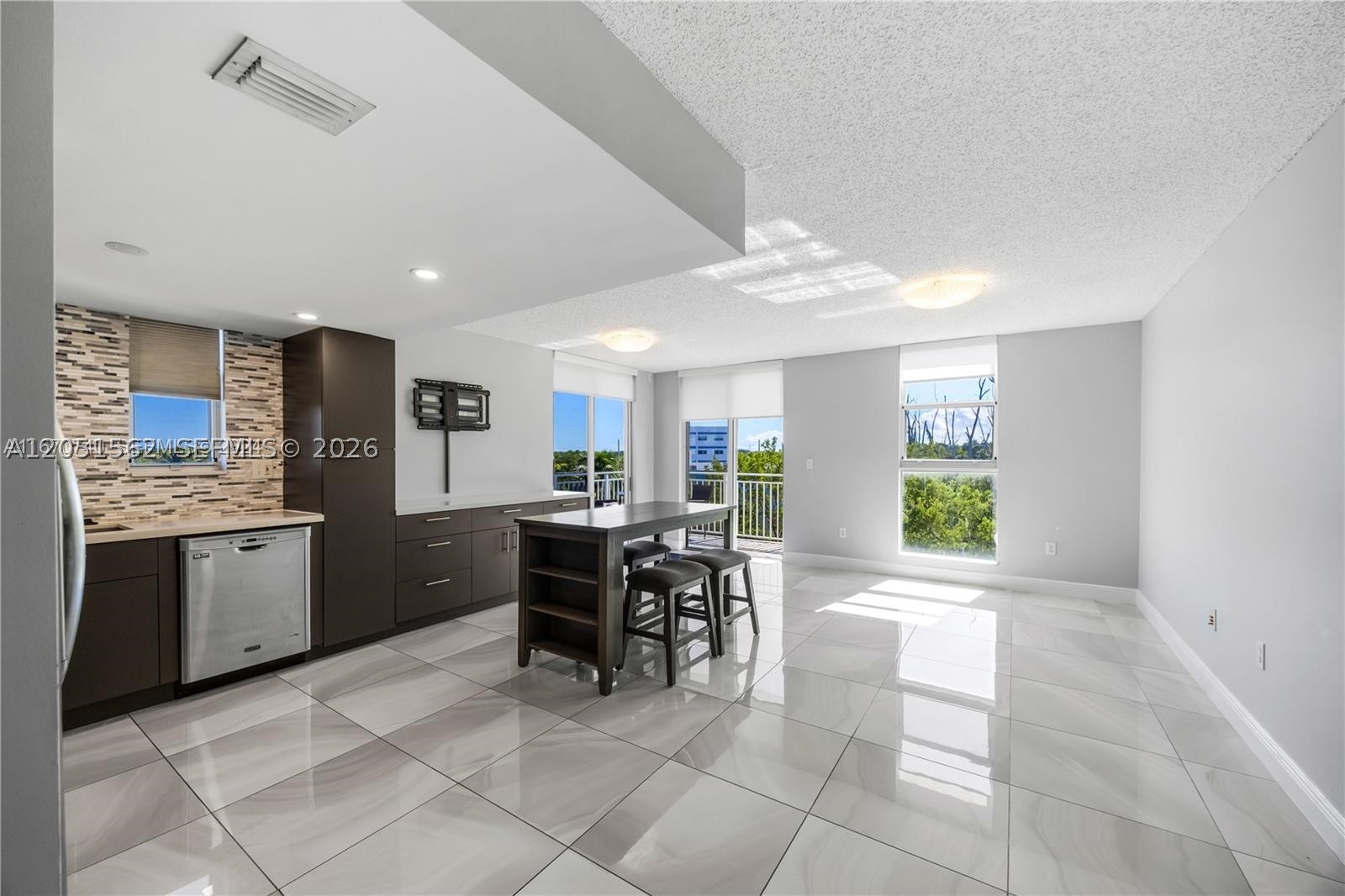 North Miami Beach photo 2