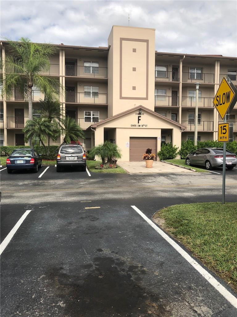 Pembroke Pines photo 1