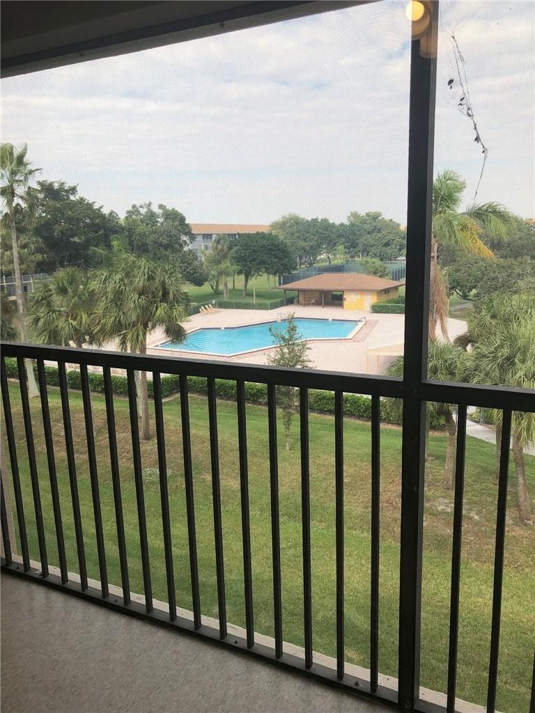 Pembroke Pines photo 4