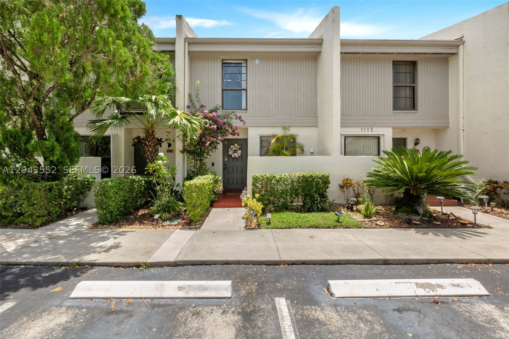 Pembroke Pines photo 1
