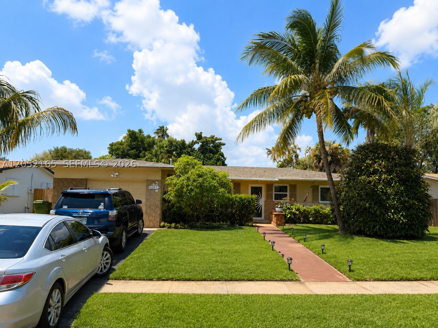 Pembroke Pines photo 2