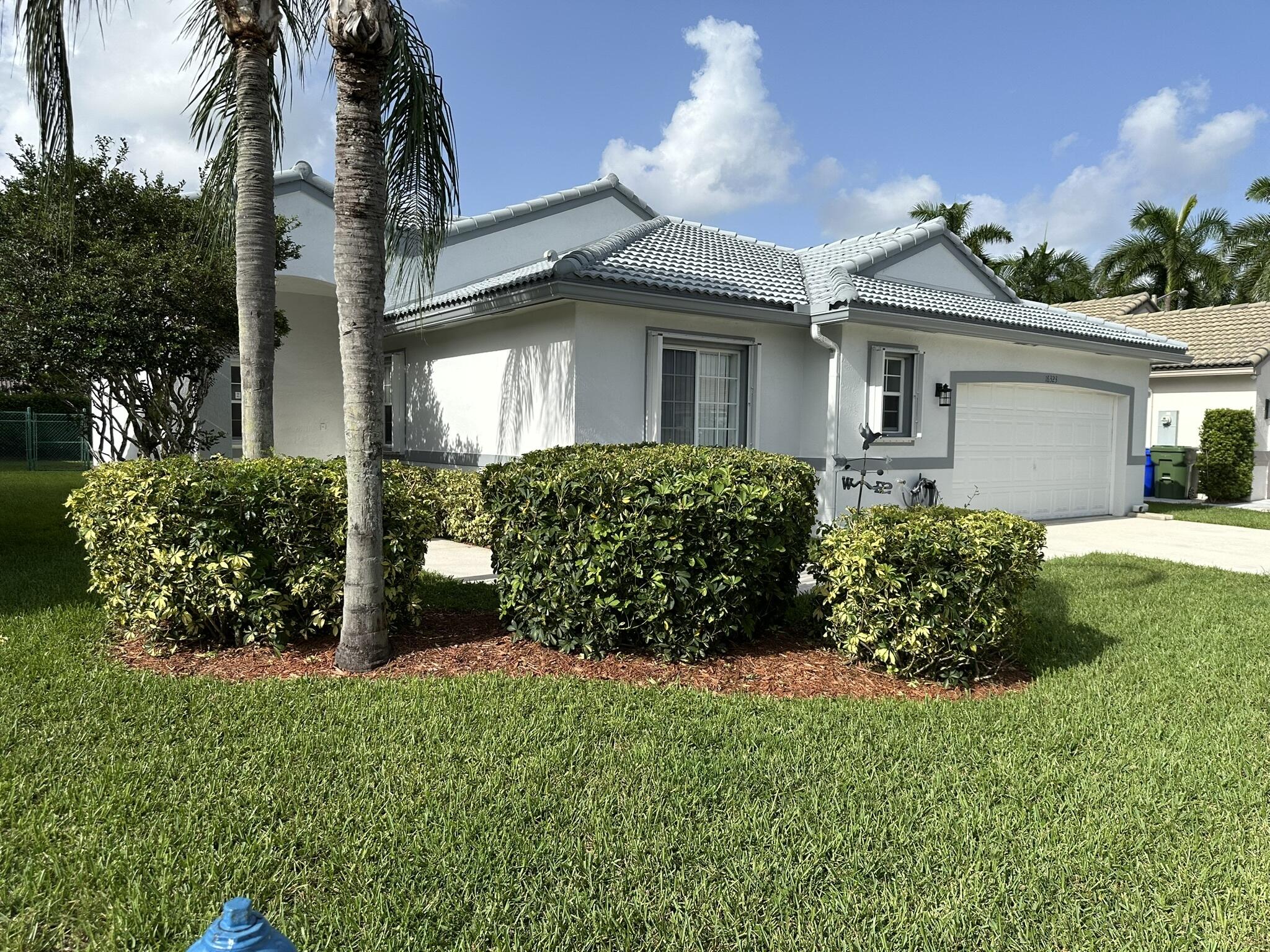 Pembroke Pines photo 2