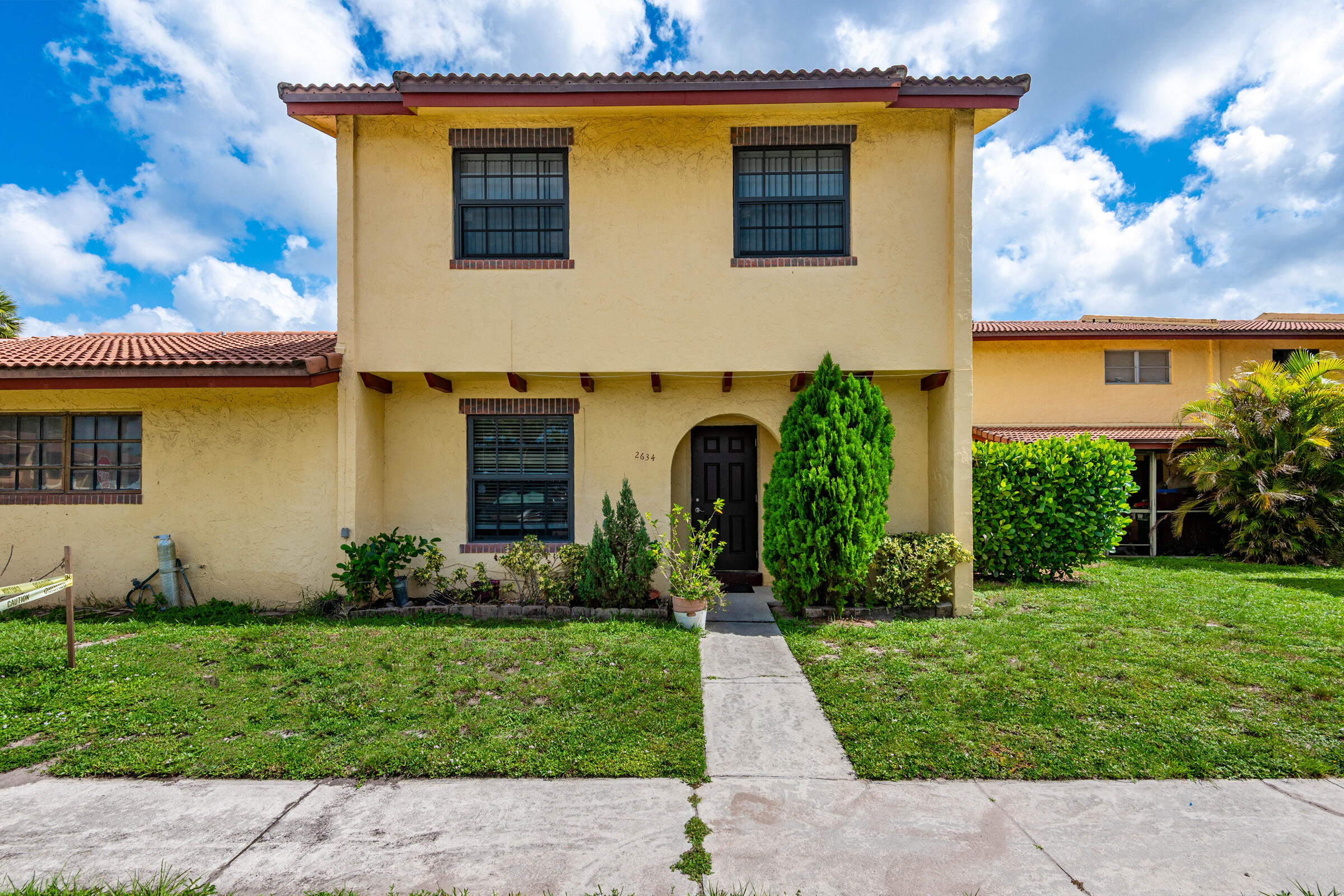 MLS listing photo 1