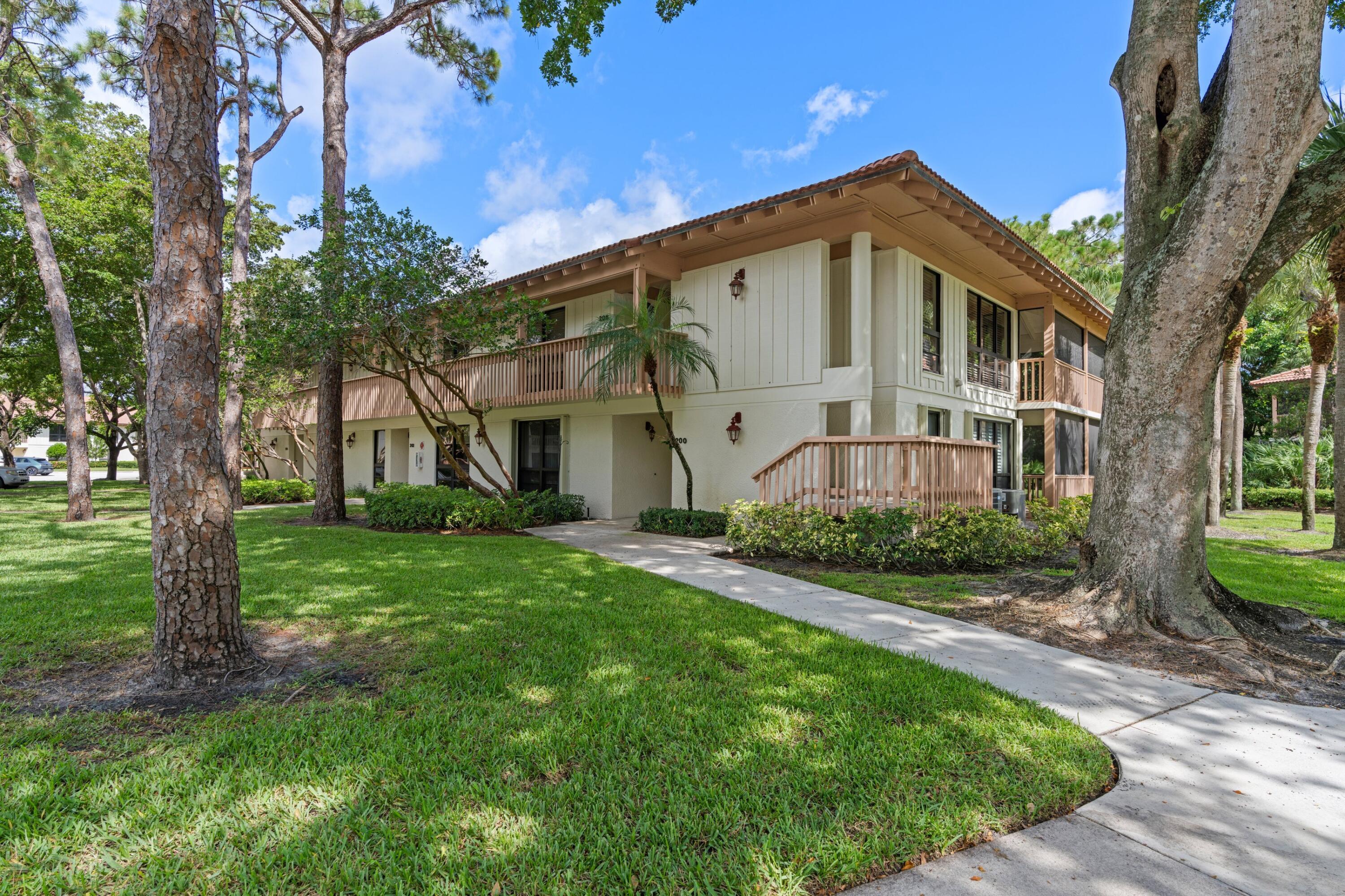 Palm Beach Gardens photo 1