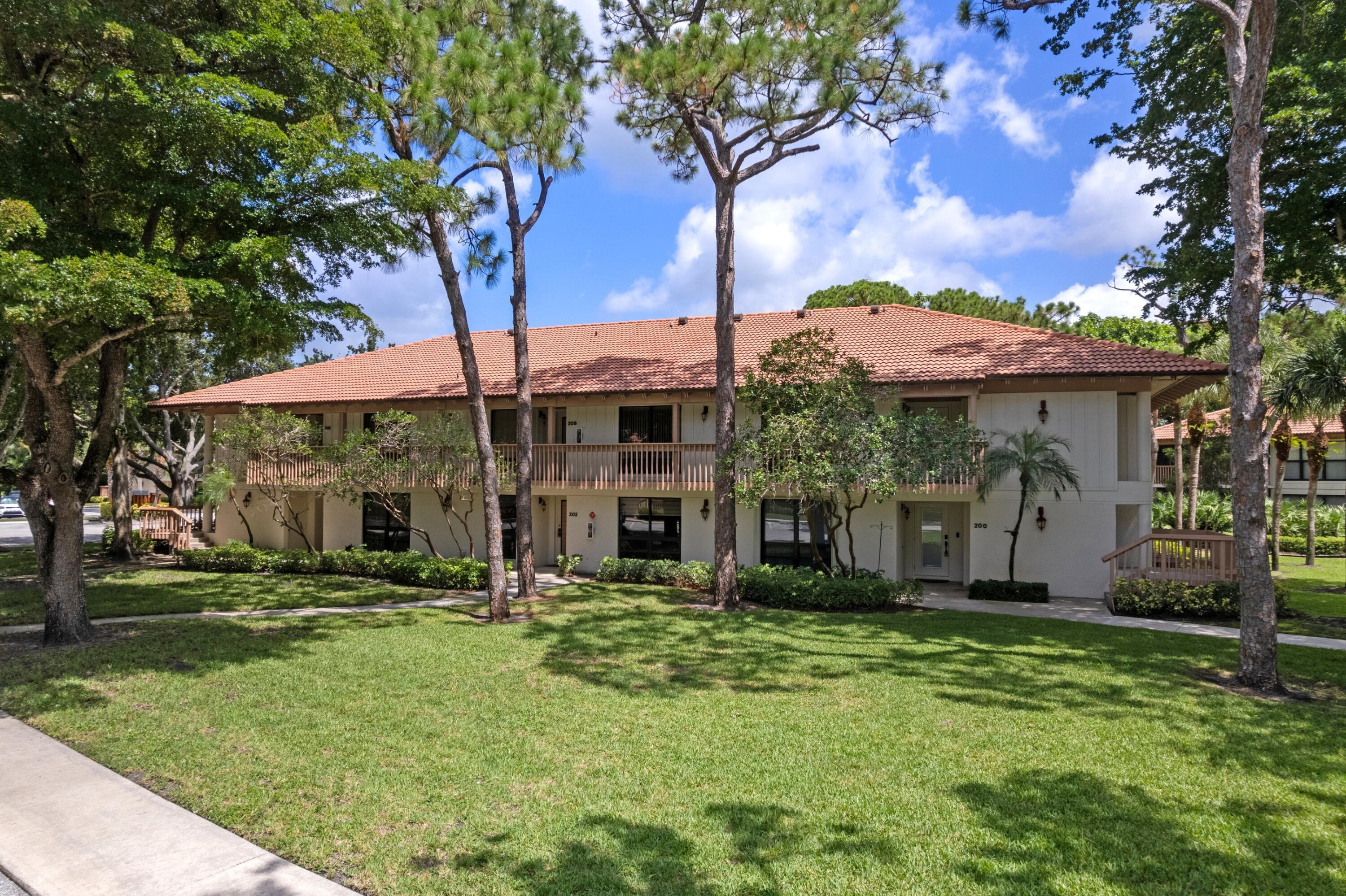 Palm Beach Gardens photo 3