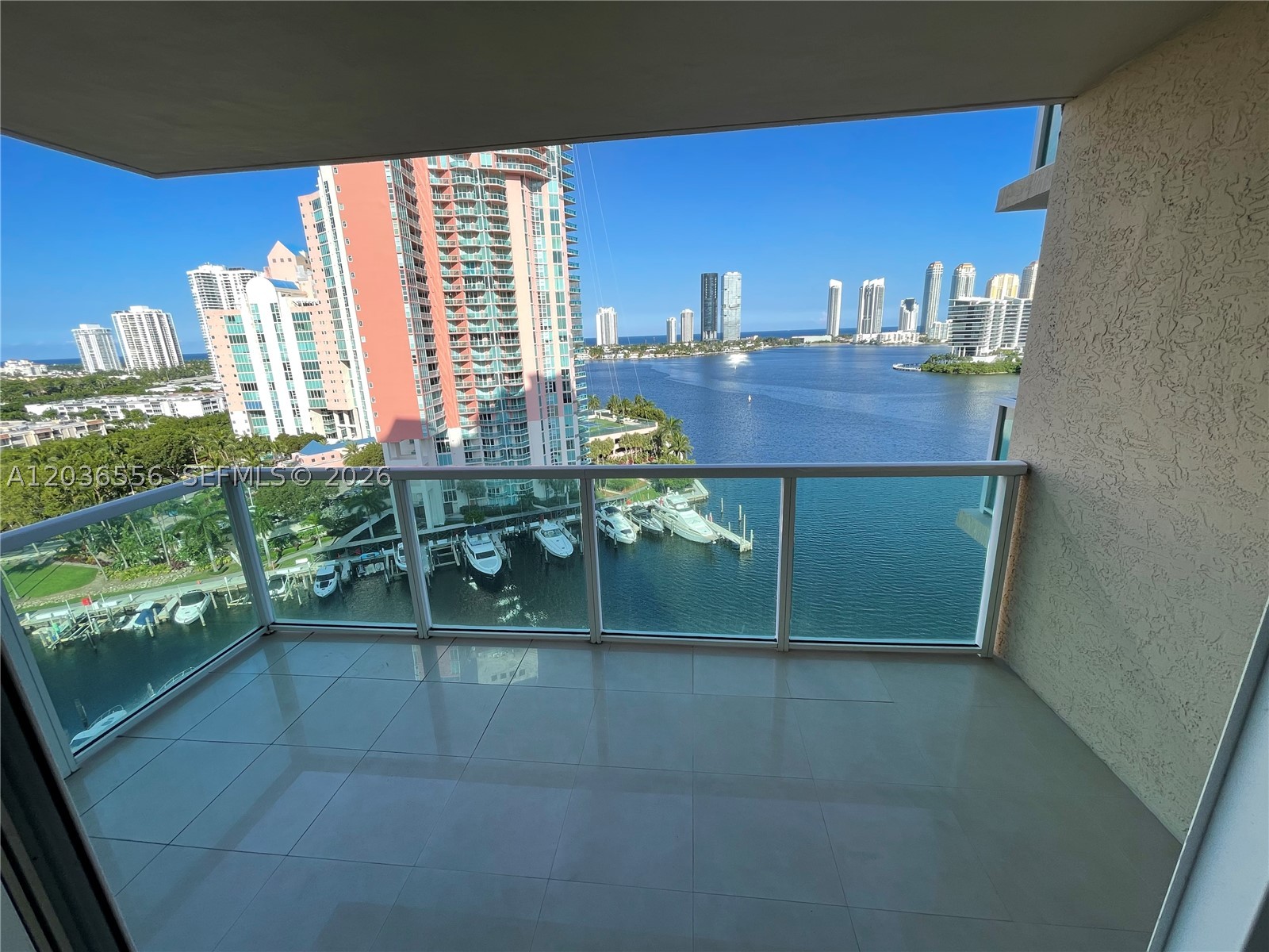 Aventura photo 3