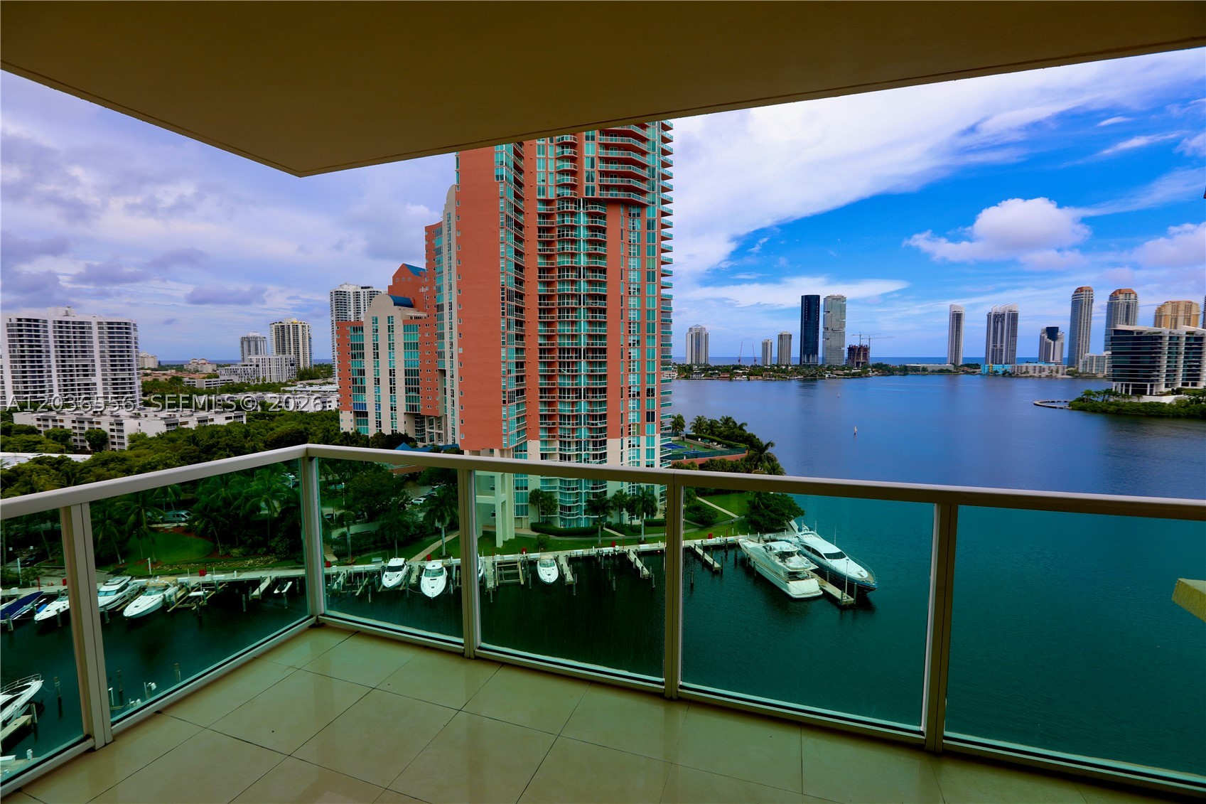 Aventura photo 4