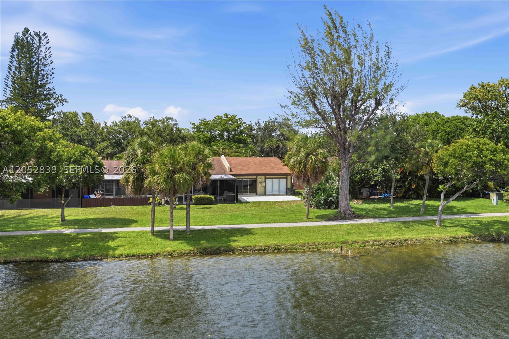Pembroke Pines photo 2