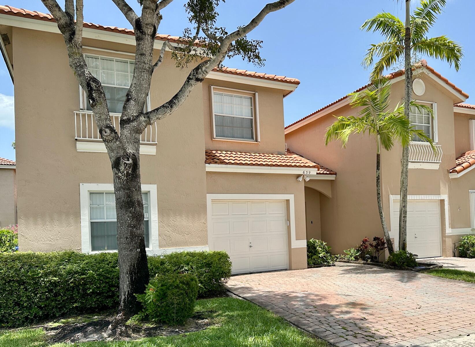 Pembroke Pines photo 2