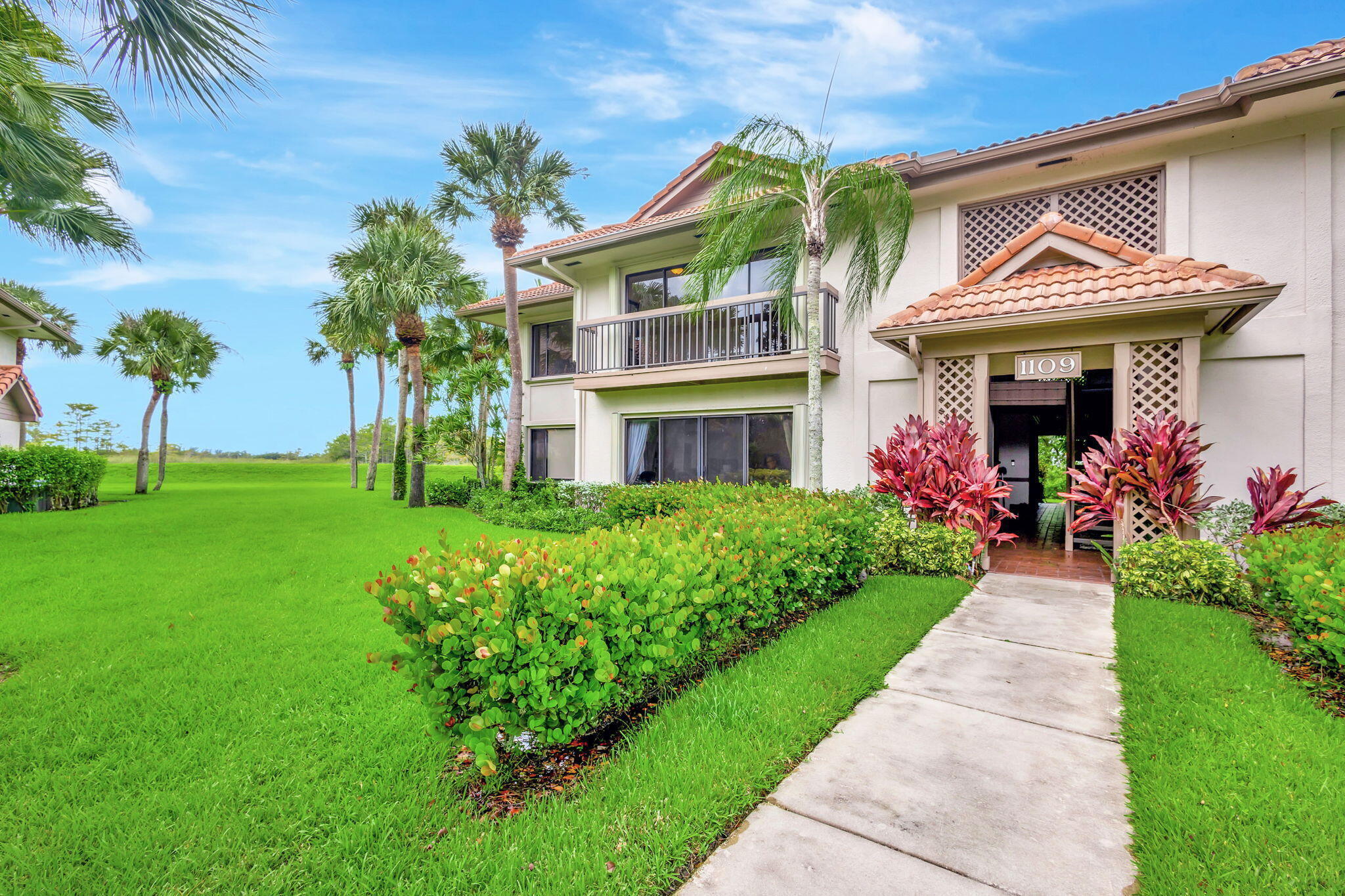 Palm Beach Gardens photo 2