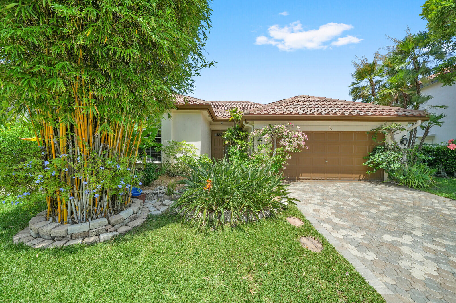 Pembroke Pines photo 1
