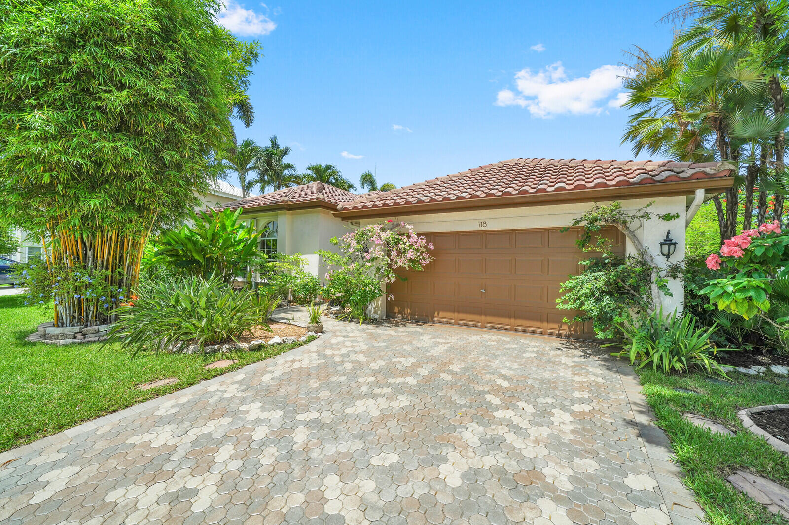 Pembroke Pines photo 2