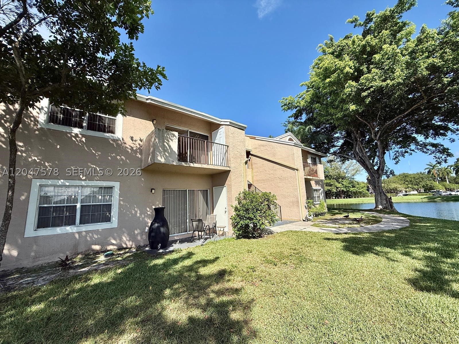 Pembroke Pines photo 2