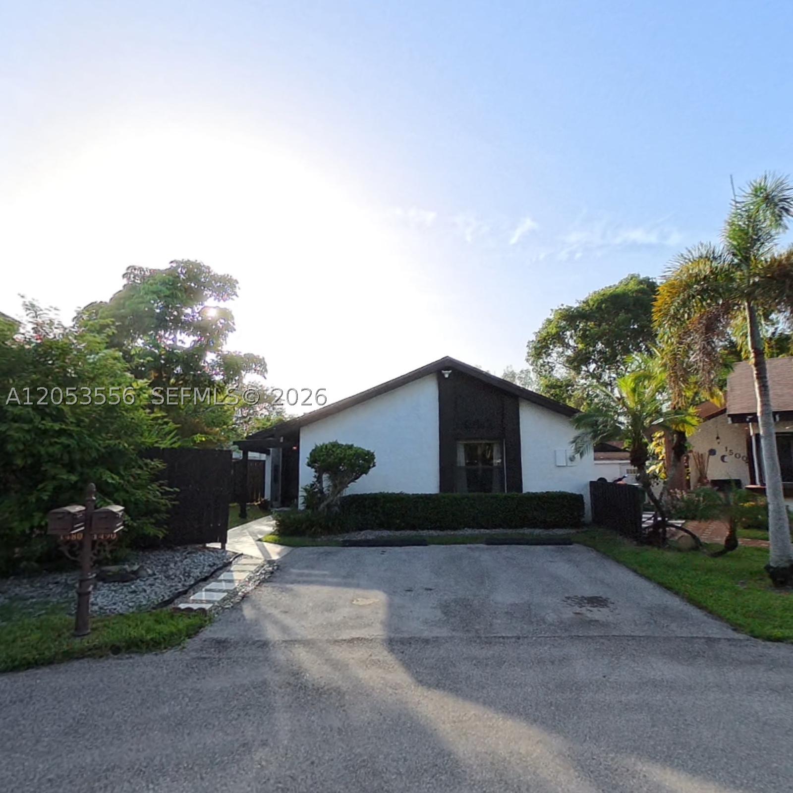 Pembroke Pines photo 2