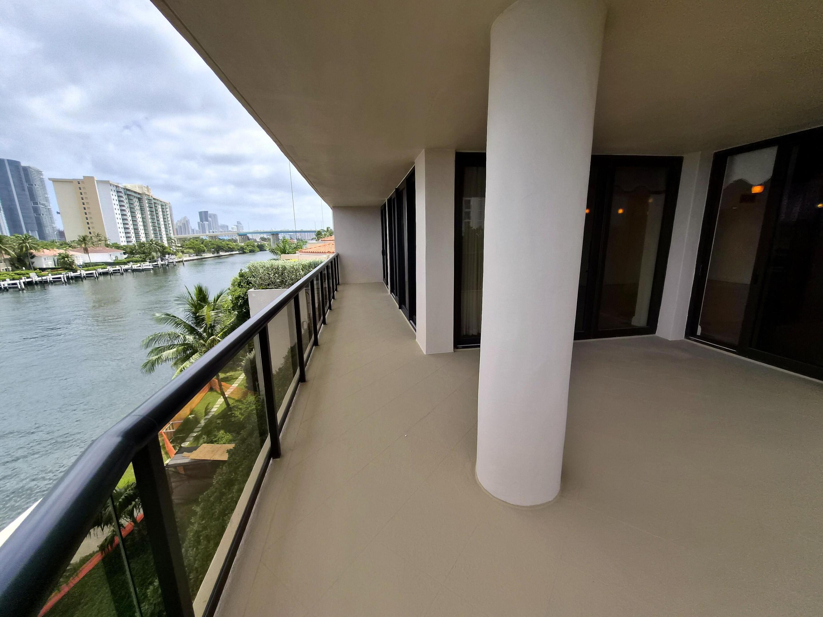 Aventura photo 2