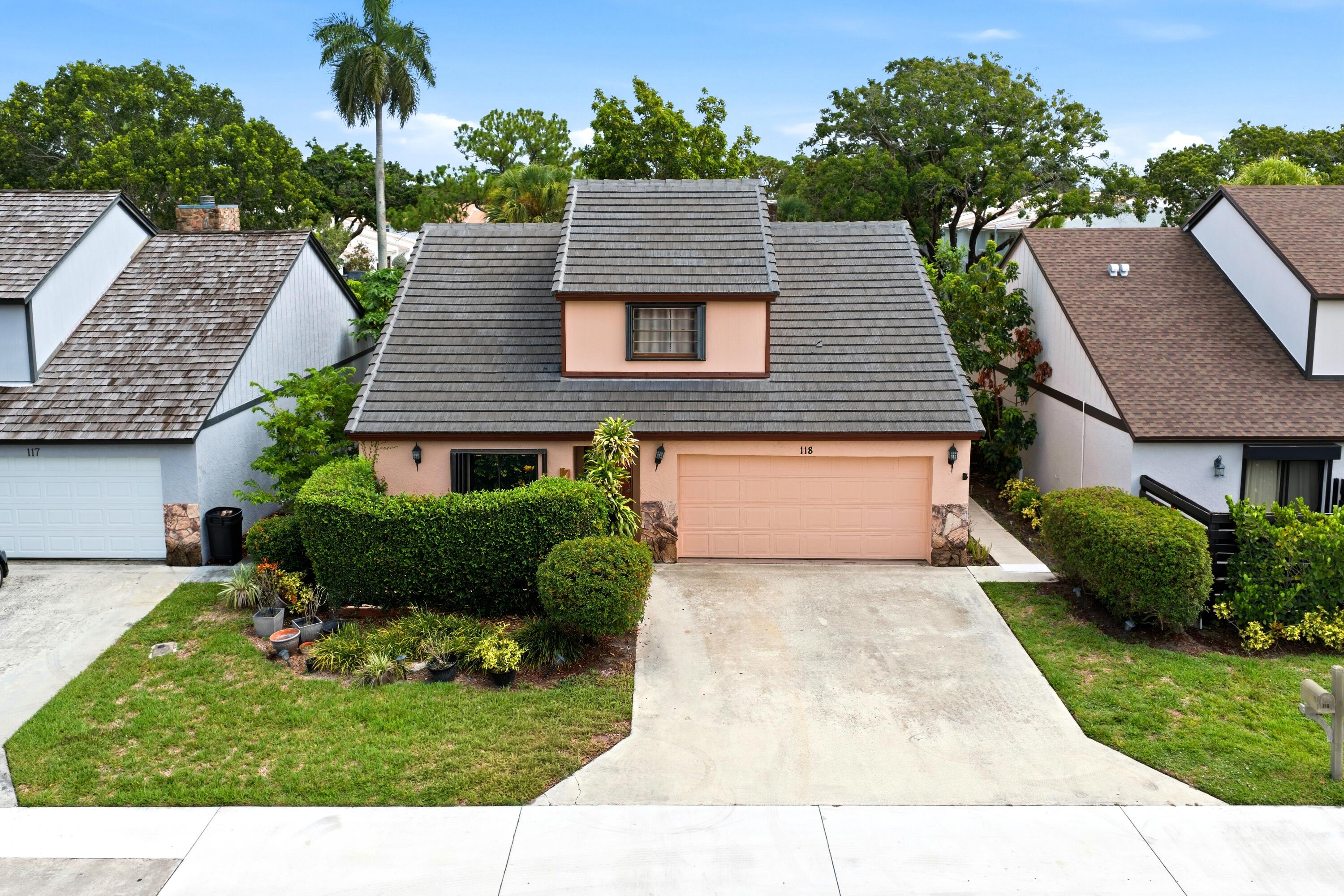 Palm Beach Gardens photo 1