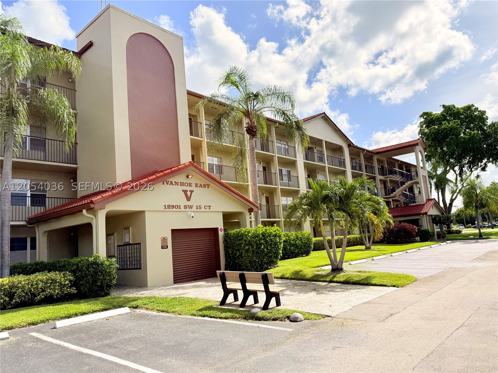 Pembroke Pines photo 1