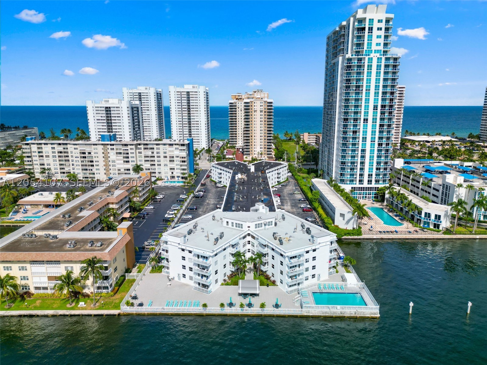 Hallandale Beach photo 2