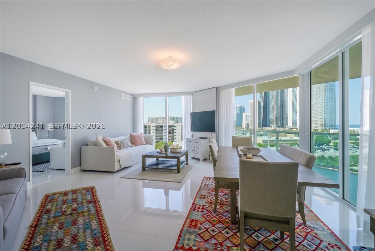 Sunny Isles Beach photo 2