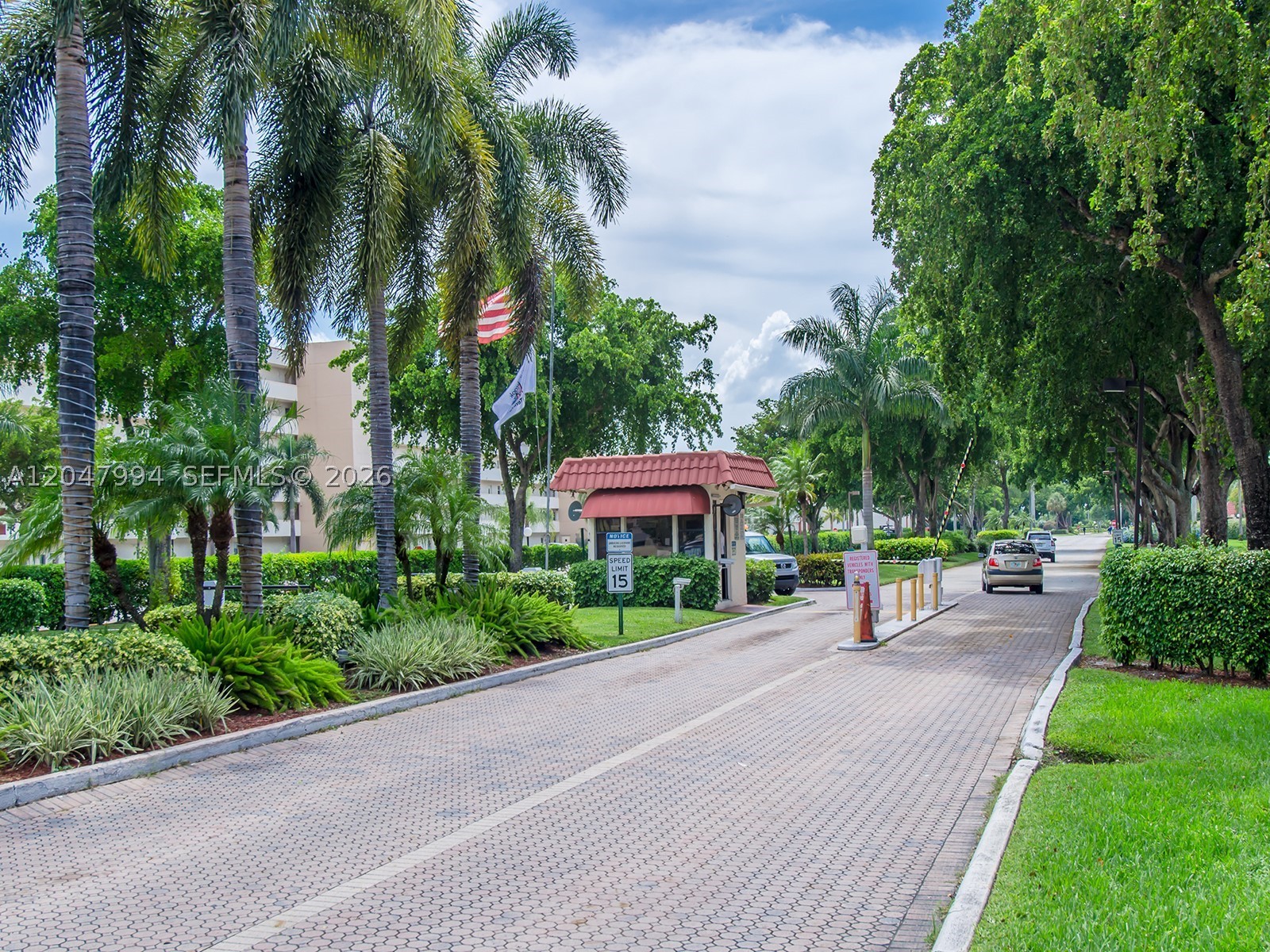 Pembroke Pines photo 2