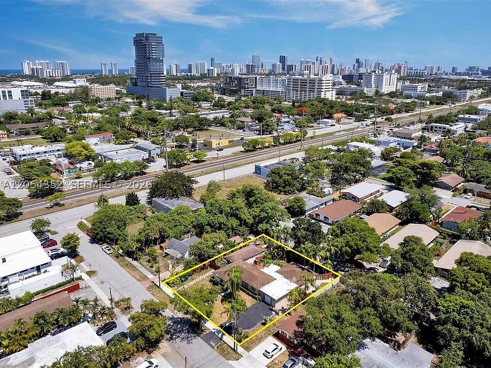 Hallandale Beach photo 2